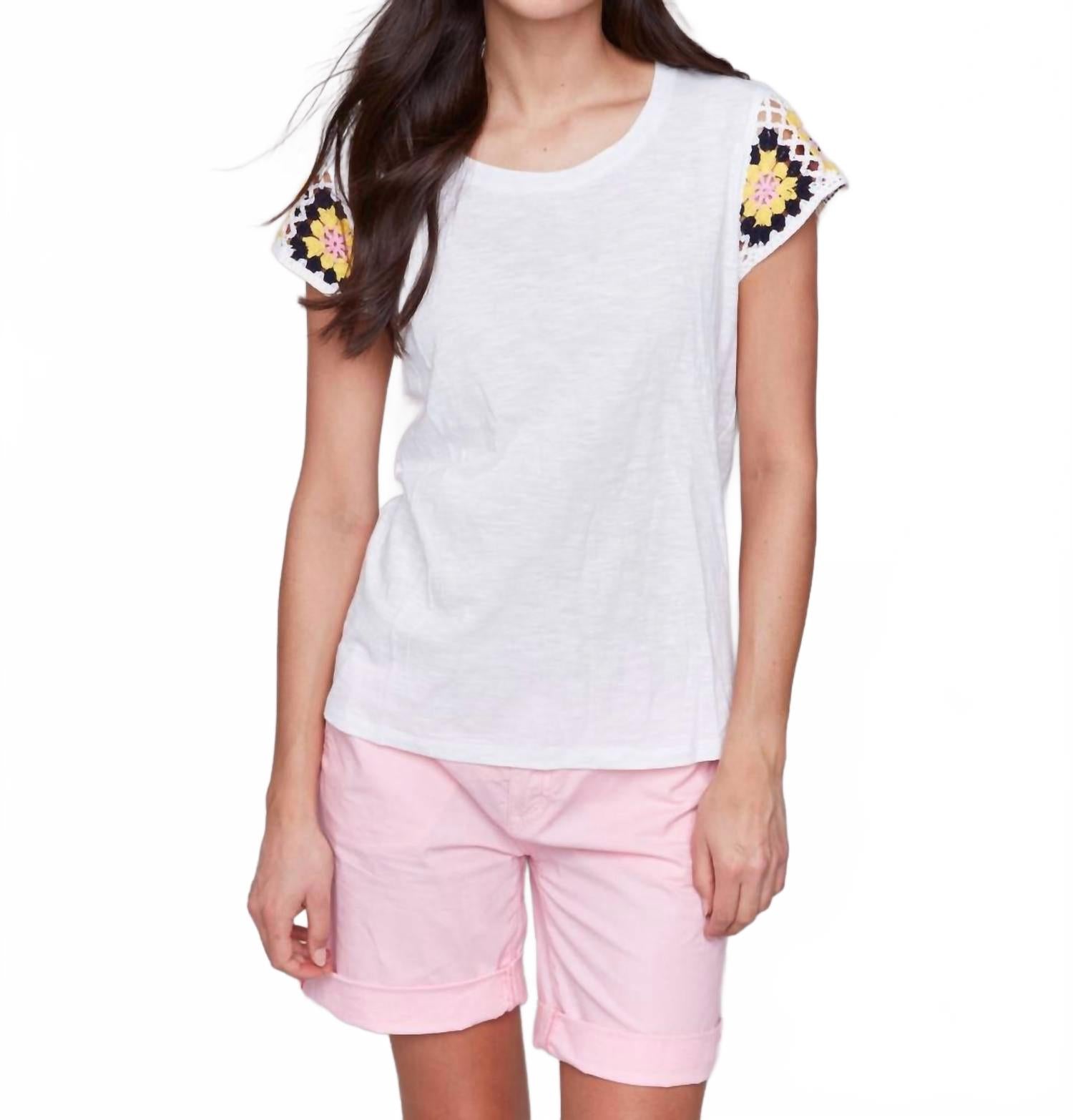 Топ с круглым вырезом и рукавами-крючком, белый цвет CHARLIE B
Топ с круглым вырезом и рукавами-крючком, белый цвет CHARLIE B