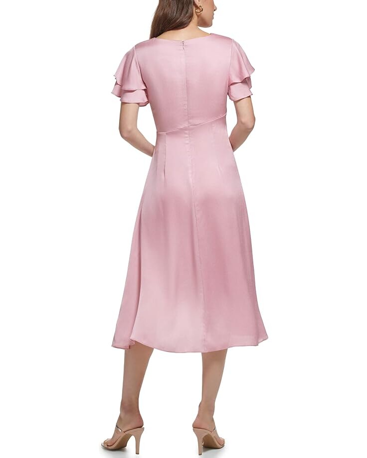 Платье DKNY Double Ruffled V-Neck Dress, цвет Powder
Платье DKNY Double Ruffled V-Neck Dress, цвет Powder