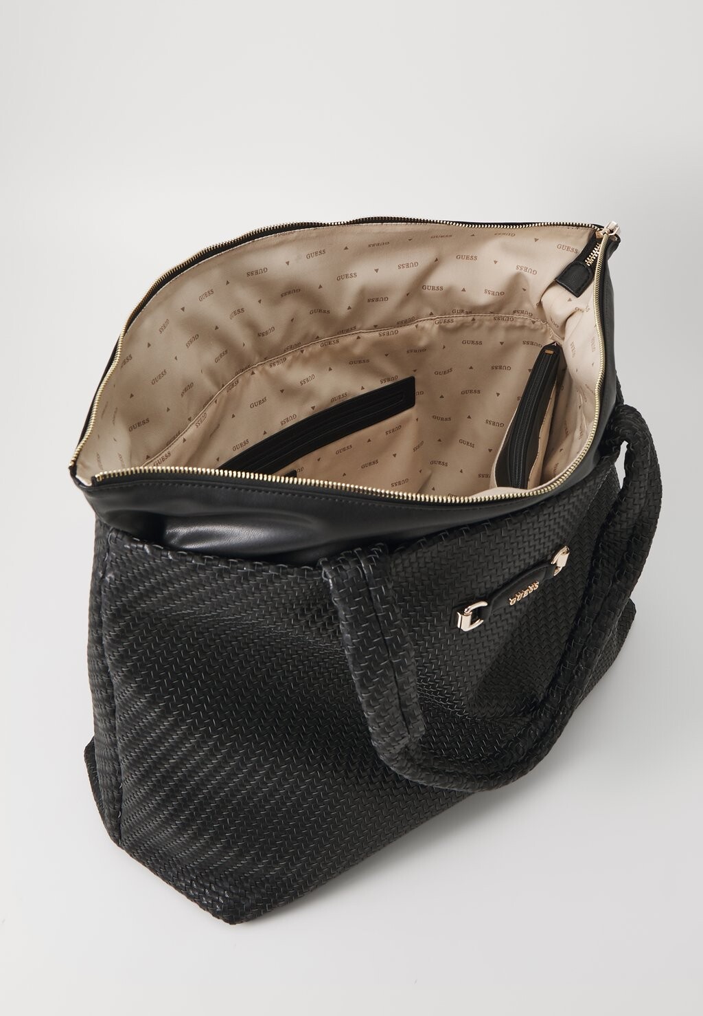 Сумка-тоут FRANCY LARGE TRAVEL CARRYALL Guess, черный
Сумка-тоут FRANCY LARGE TRAVEL CARRYALL Guess, черный