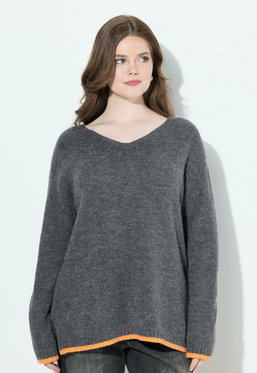 Джемпер Ulla Popken Jumper, Graphite Grey/Grey
Джемпер Ulla Popken Jumper, Graphite Grey/Grey