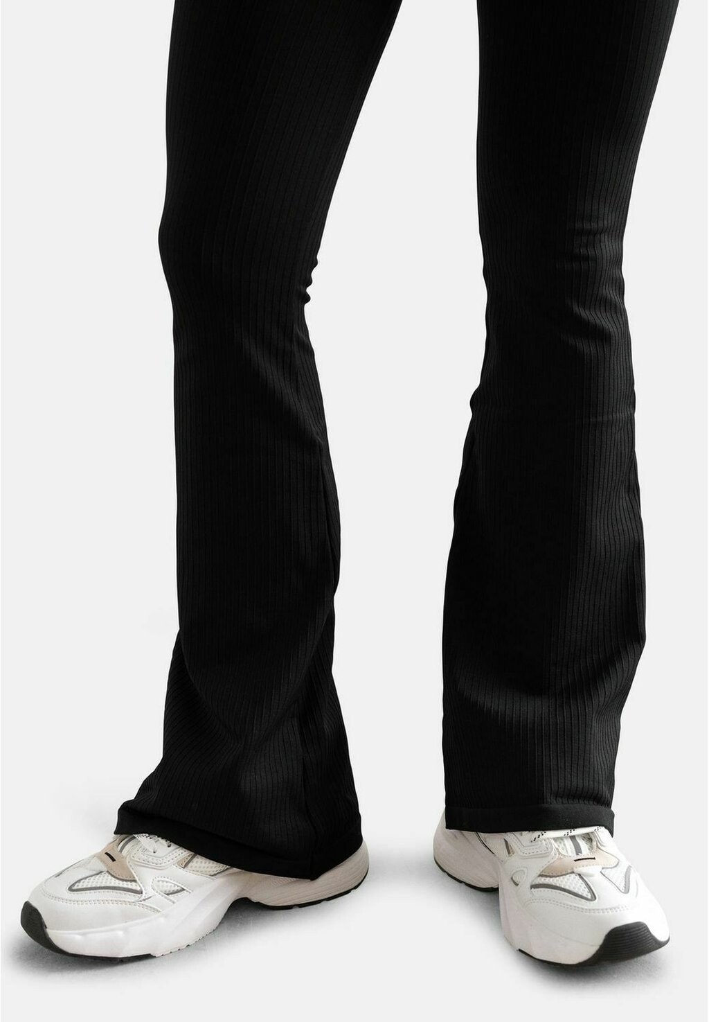 Леггинсы RIBBED SEAMLESS FLARE PETITE aim’n®, черный
Леггинсы RIBBED SEAMLESS FLARE PETITE aim’n®, черный