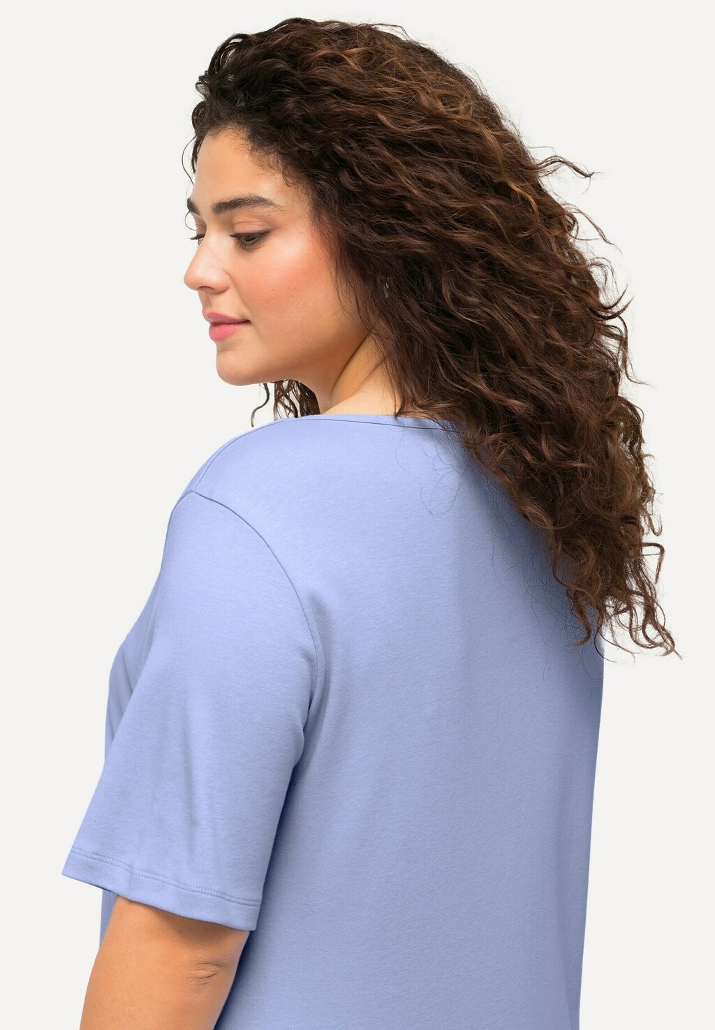 Базовая футболка Ulla Popken, светло-голубой
Базовая футболка Ulla Popken, светло-голубой