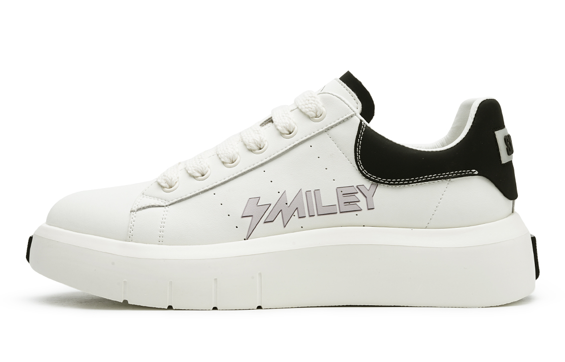 Кроссовки для скейтбординга мужские низкие белые черные SMILEY
Кроссовки для скейтбординга мужские низкие белые черные SMILEY