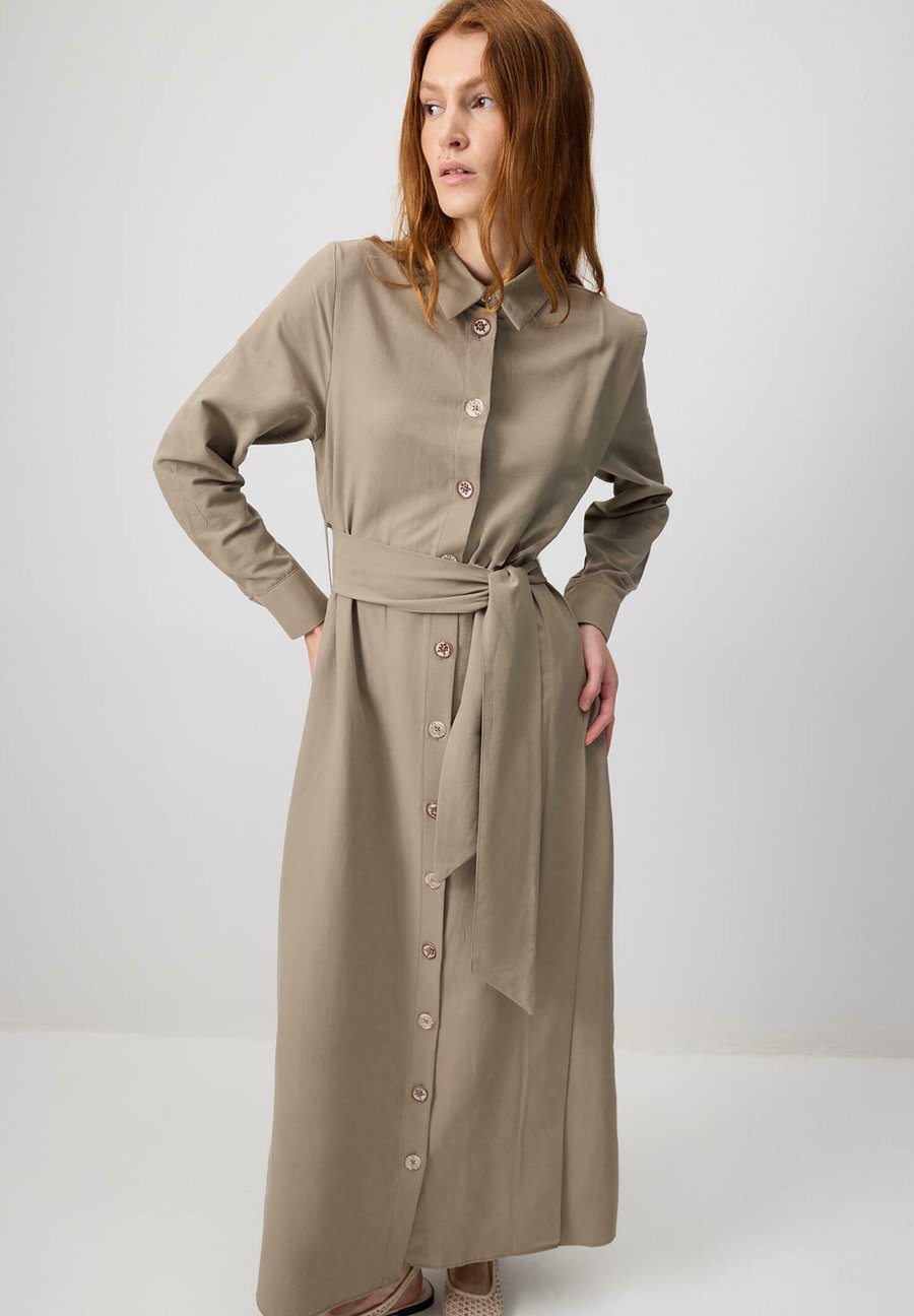 Платье Touché Privé Maxi dress, Mink/Sand
Платье Touché Privé Maxi dress, Mink/Sand