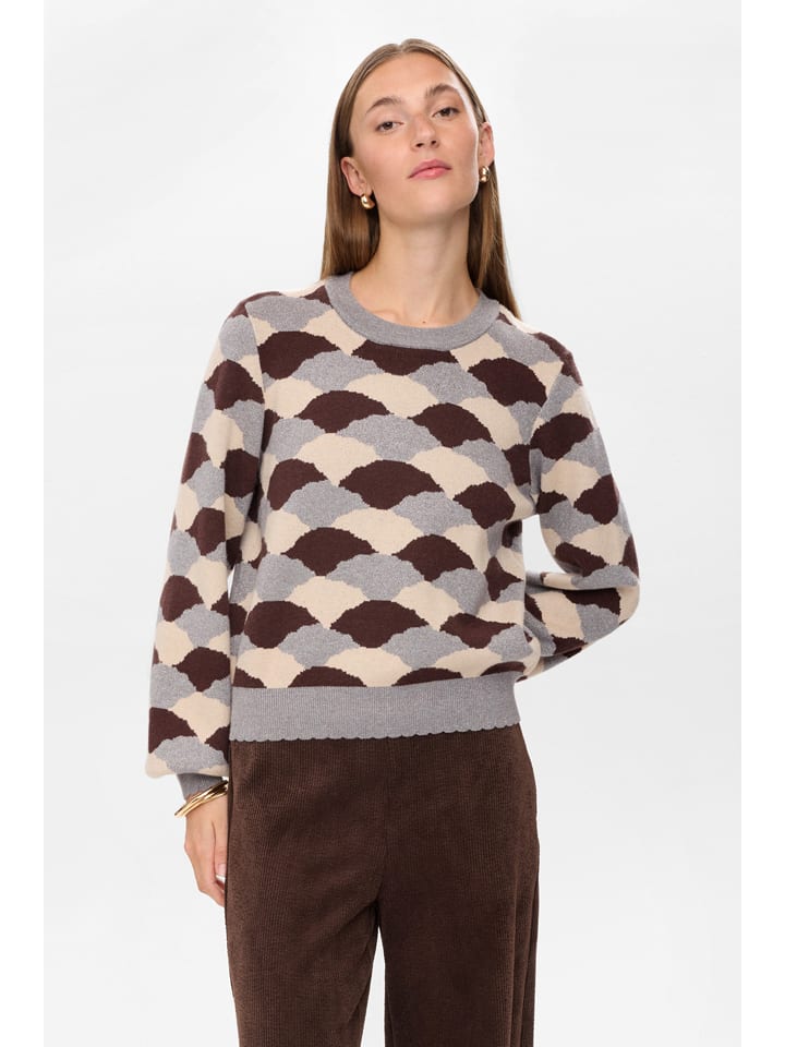 NÜMPH Свитер "Nulila" серого/темно-коричневого/кремового цвета
NÜMPH Свитер "Nulila" серого/темно-коричневого/кремового цвета