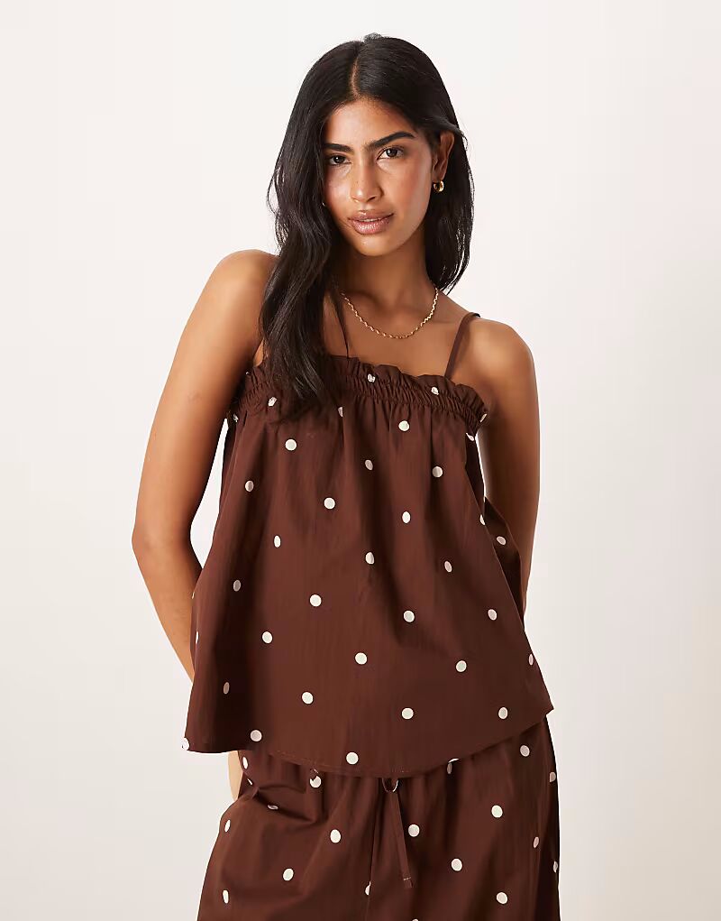 Топ-трапеция ASOS DESIGN в шоколадный горошек
Топ-трапеция ASOS DESIGN в шоколадный горошек