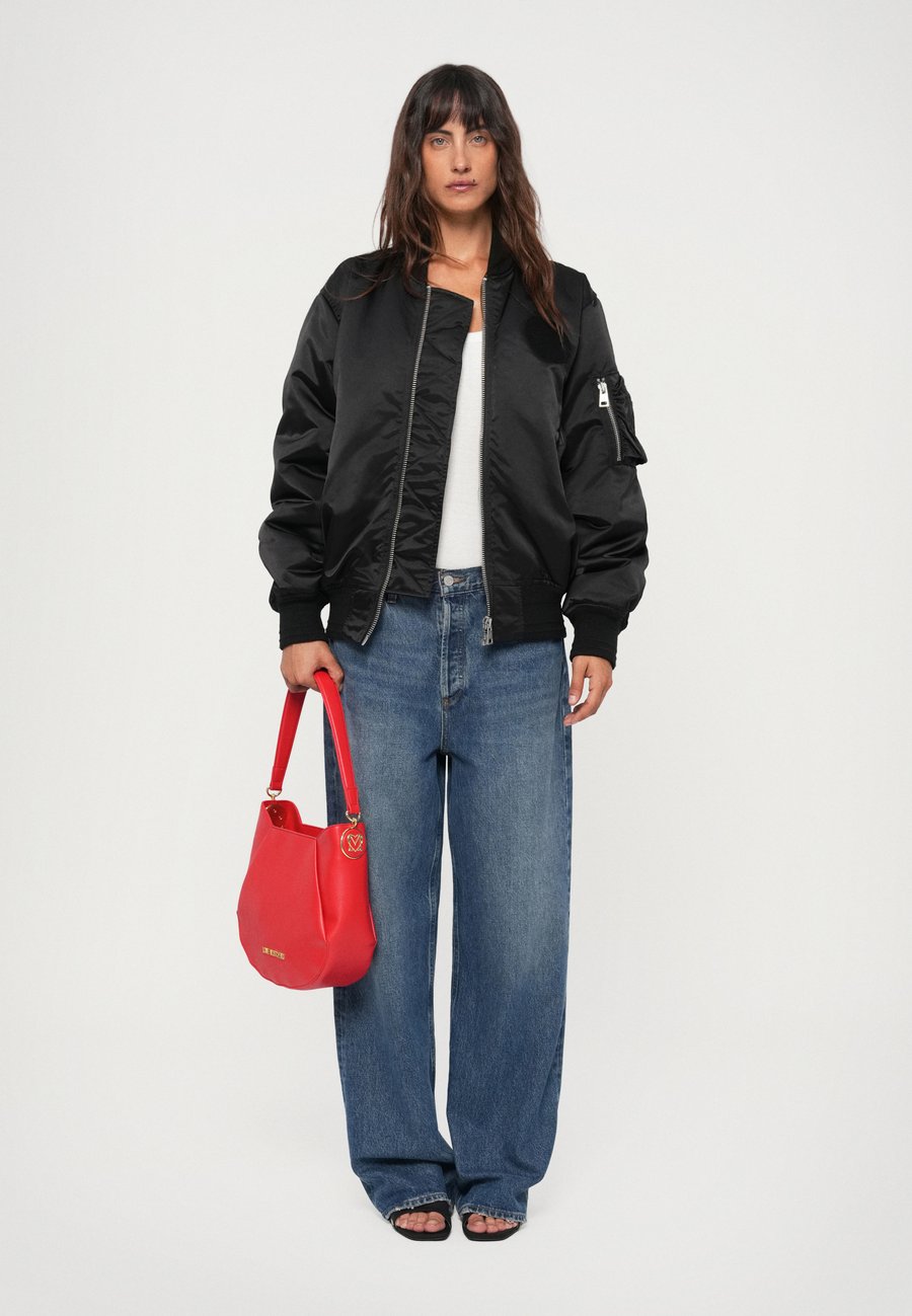 Сумка Love Moschino CHUNKY, Red
Сумка Love Moschino CHUNKY, Red