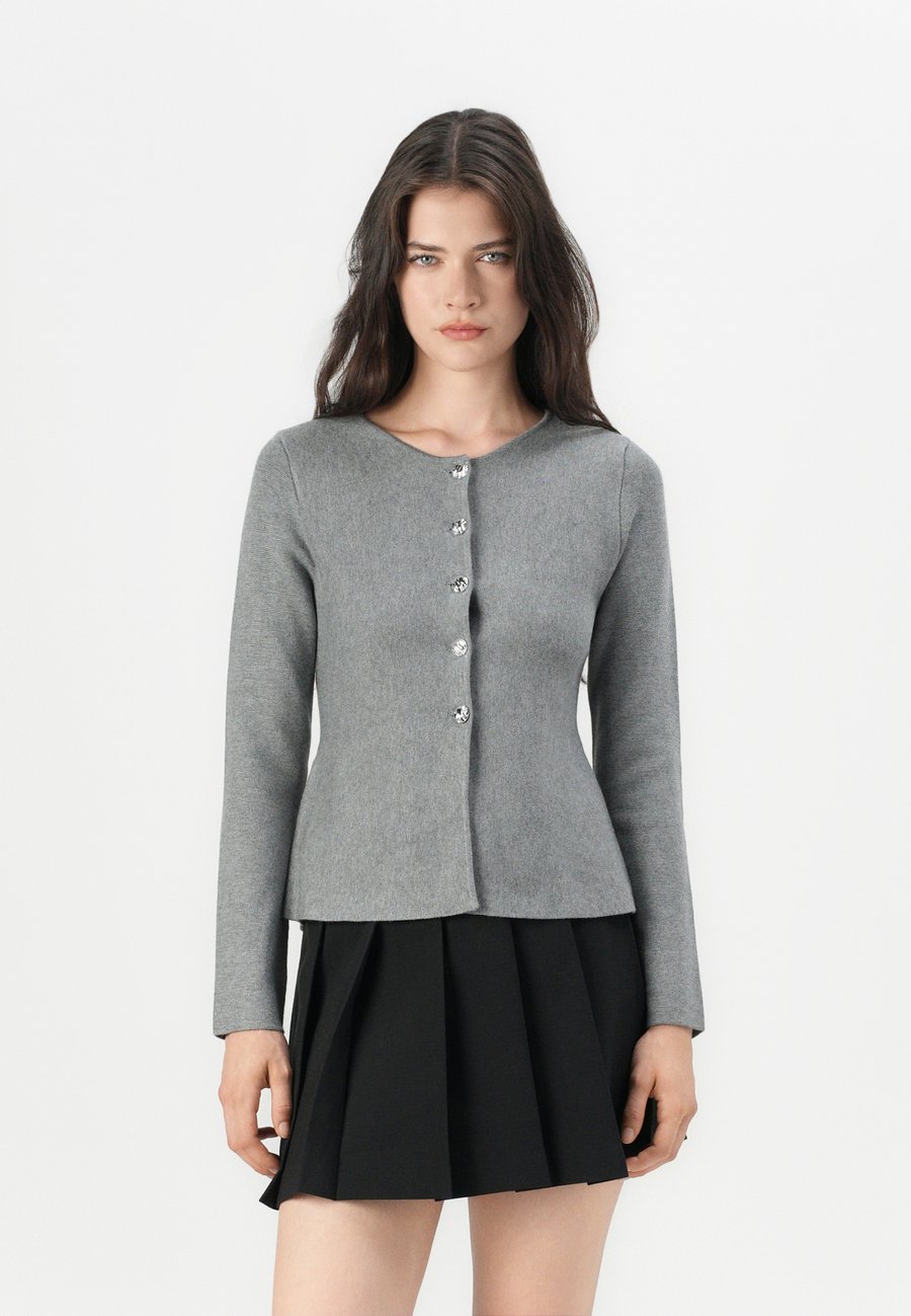 Кардиган ONLY ONLMELLI O NECK BUTTON, Medium Grey Melange/Light Grey
Кардиган ONLY ONLMELLI O NECK BUTTON, Medium Grey Melange/Light Grey