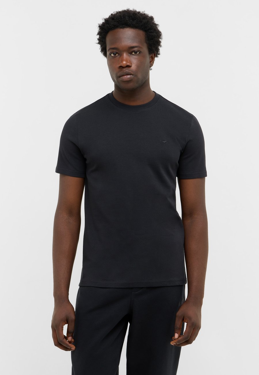 Футболка Mustang STYLE AUSTIN, Schwarz/Anthracite, Черный, Футболка Mustang STYLE AUSTIN, Schwarz/Anthracite
Футболка Mustang STYLE AUSTIN, Schwarz/Anthracite, Черный, Футболка Mustang STYLE AUSTIN, Schwarz/Anthracite