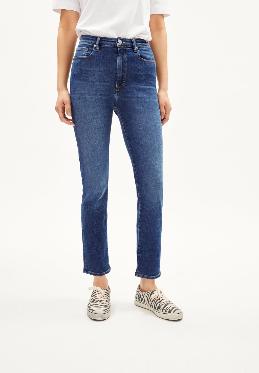 Джинсы приталенного кроя LEJAANI X STRETCH ARMEDANGELS, цвет dk indigo
Джинсы приталенного кроя LEJAANI X STRETCH ARMEDANGELS, цвет dk indigo