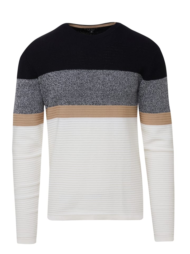 Белый вязаный свитер KOROSHI
Белый вязаный свитер KOROSHI