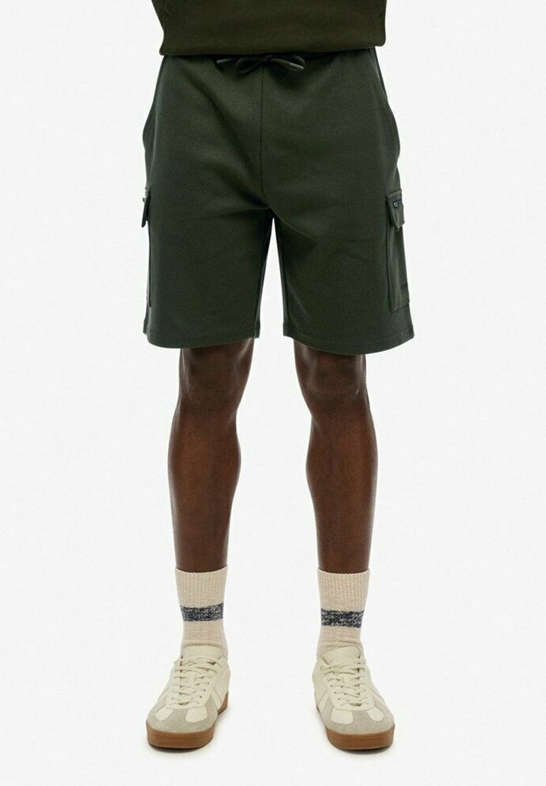 Шорты TECH LOGO CARGO - Tracksuit bottoms Superdry, зеленый
Шорты TECH LOGO CARGO - Tracksuit bottoms Superdry, зеленый