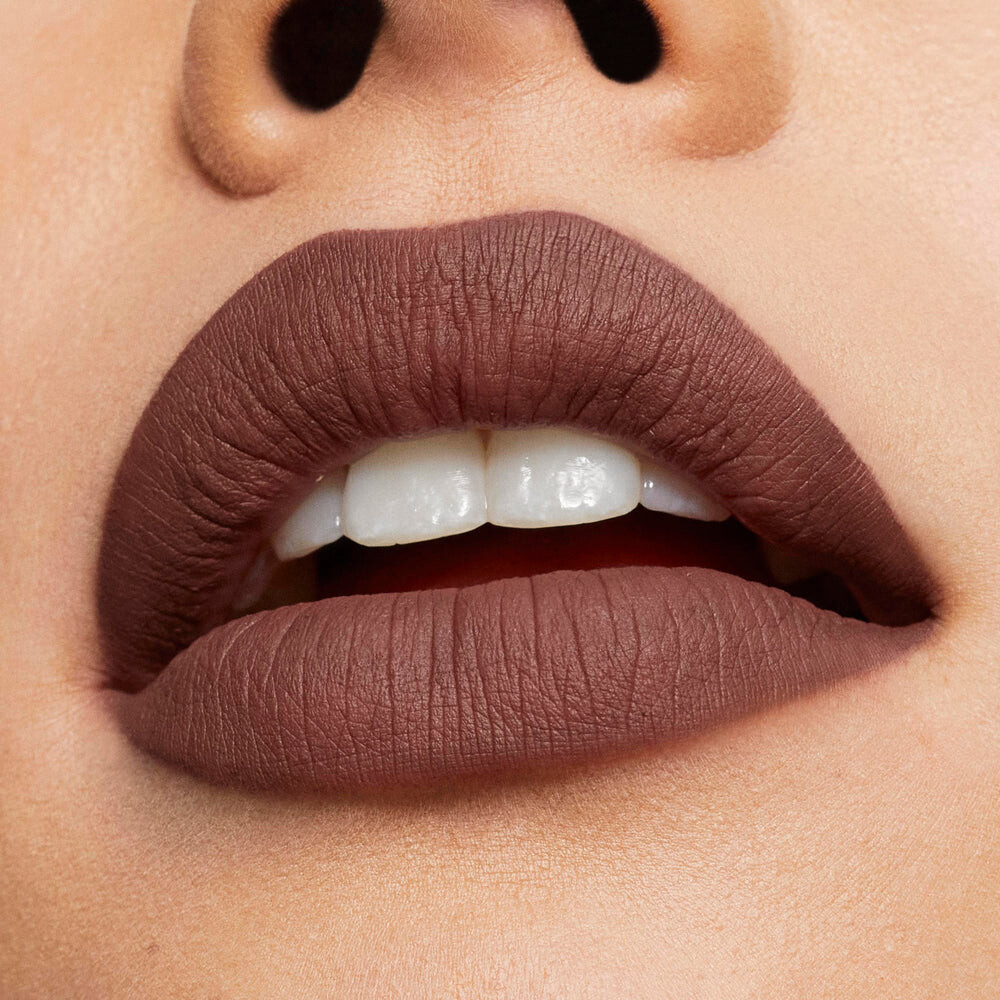 Карандаш для губ Kylie Cosmetics Matte Lip Crayon, greige brown/thanks for nothing
Карандаш для губ Kylie Cosmetics Matte Lip Crayon, greige brown/thanks for nothing