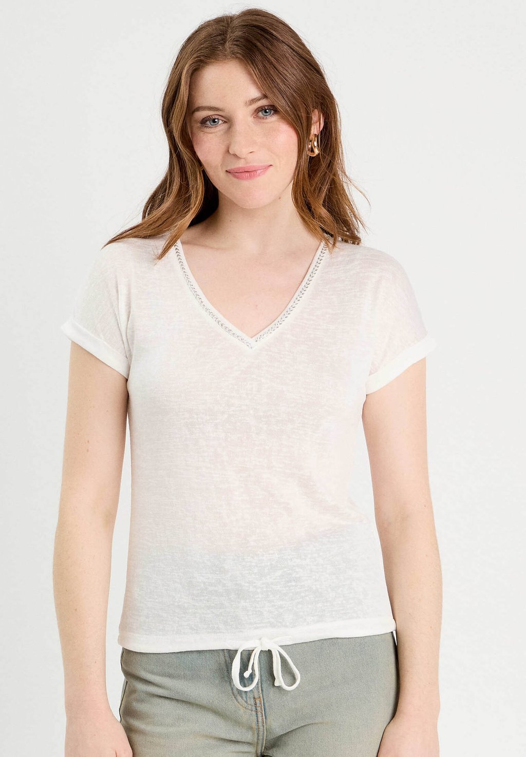 Базовая футболка CUSS KNOT DETAIL Cache Cache, кремовый
Базовая футболка CUSS KNOT DETAIL Cache Cache, кремовый