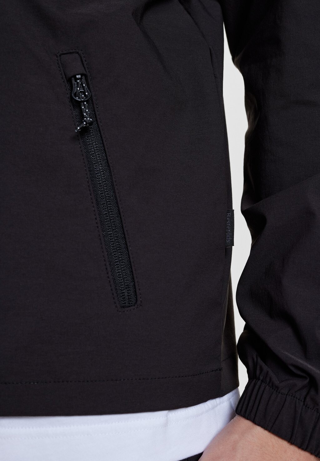 Летняя куртка CARGO OVER Resteröds, черный металлик
Летняя куртка CARGO OVER Resteröds, черный металлик