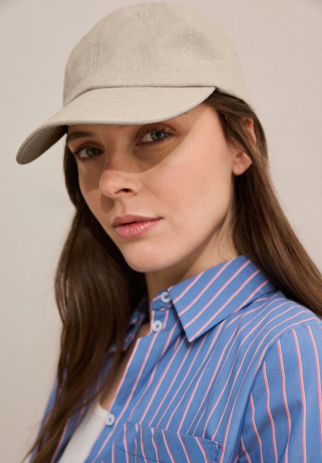 Бейсболка Cecil, бежевый
Бейсболка Cecil, бежевый