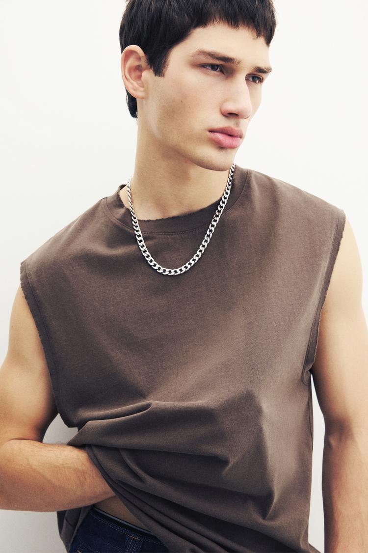 Стираная футболка без рукавов Pull And Bear, коричневый
Стираная футболка без рукавов Pull And Bear, коричневый