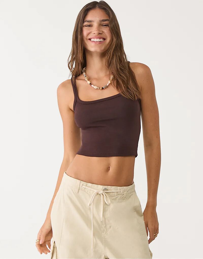 Эластичный топ Stradivarius на бретельках коричневого цвета
Эластичный топ Stradivarius на бретельках коричневого цвета