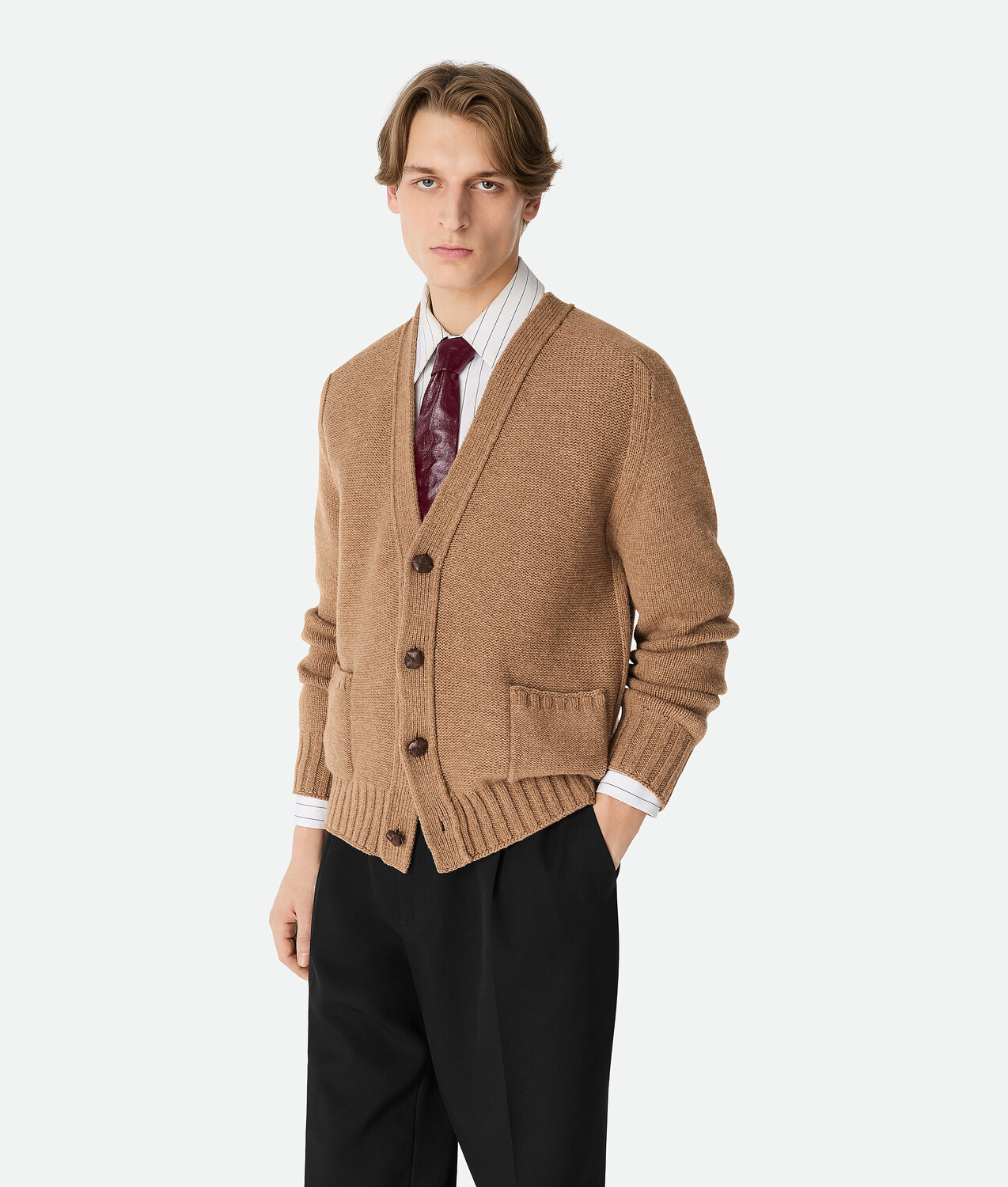 Wool cardigan BOTTEGA VENETA, карамель
Wool cardigan BOTTEGA VENETA, карамель