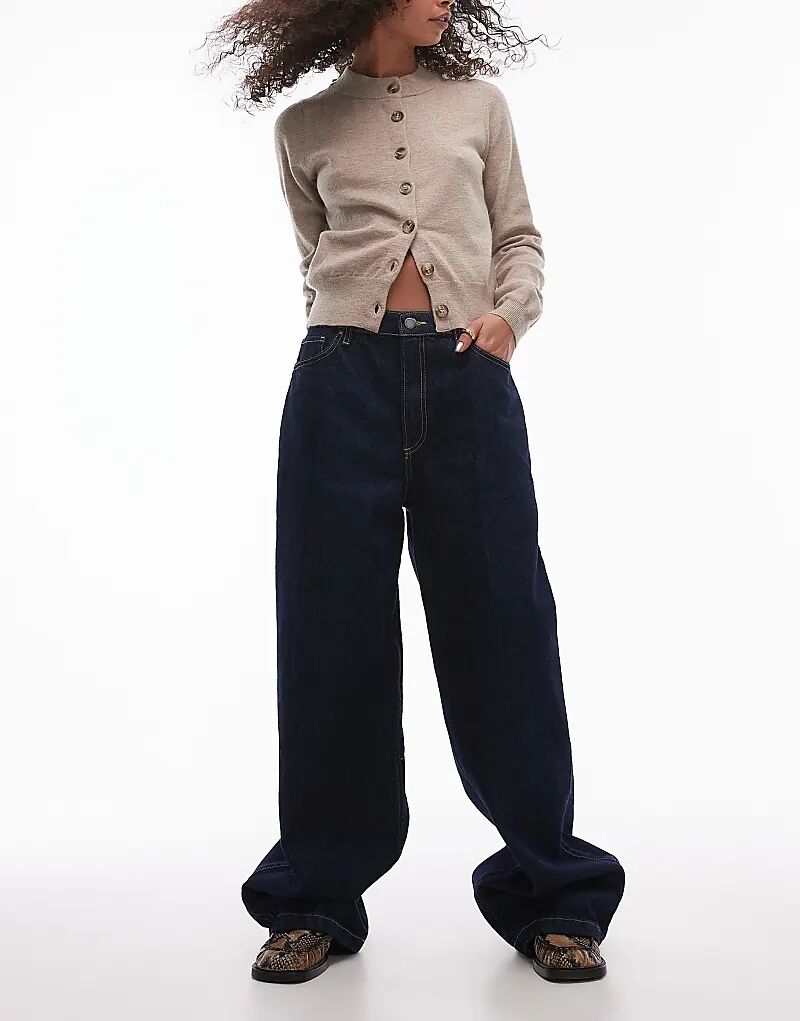 Джинсы Capsule прямого кроя из жесткого денима темно-синего цвета Mango
Джинсы Capsule прямого кроя из жесткого денима темно-синего цвета Mango