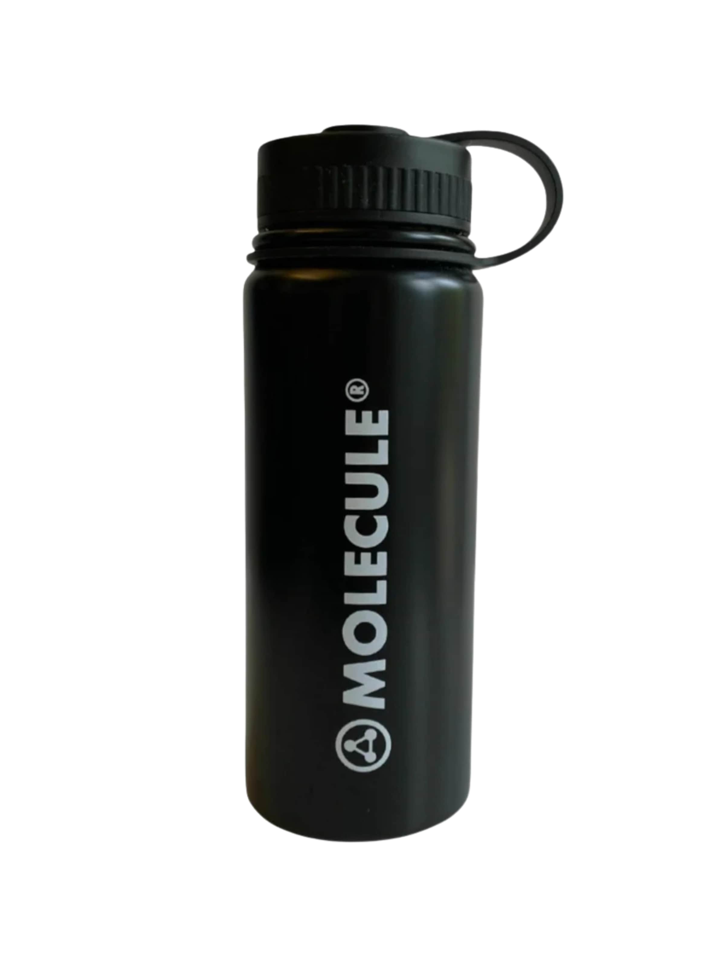 Molecule Бутылка для воды 'Miscellaneous Field Flask' в черном цвете
Molecule Бутылка для воды 'Miscellaneous Field Flask' в черном цвете