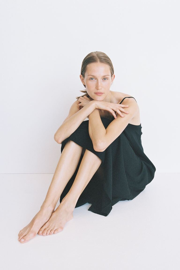 Платье из джерси оверсайз H&M, черный
Платье из джерси оверсайз H&M, черный