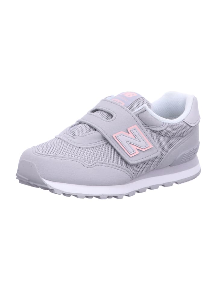 Кроссовки серого цвета New Balance
Кроссовки серого цвета New Balance