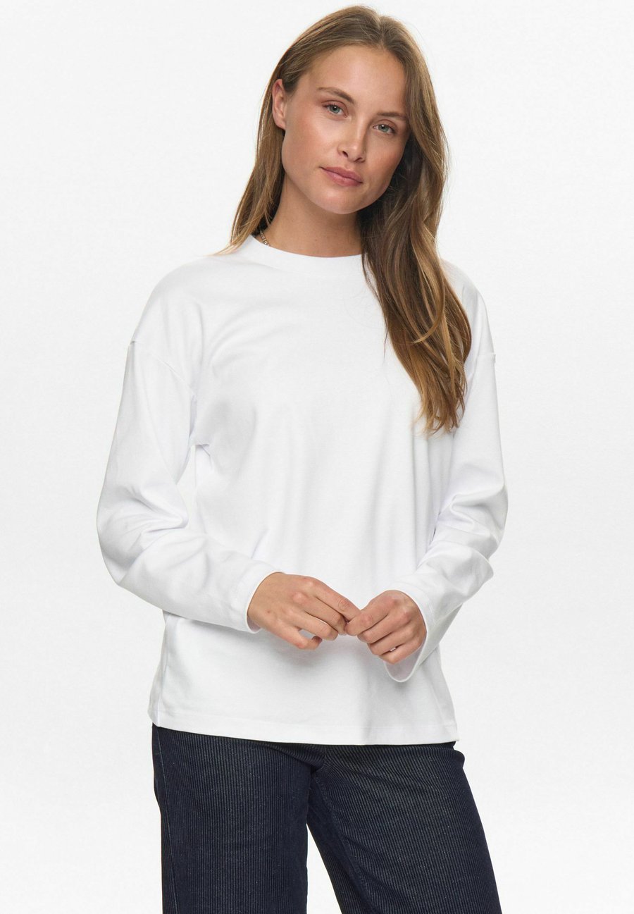 Топ Nümph Long sleeved top, Bright White/White
Топ Nümph Long sleeved top, Bright White/White