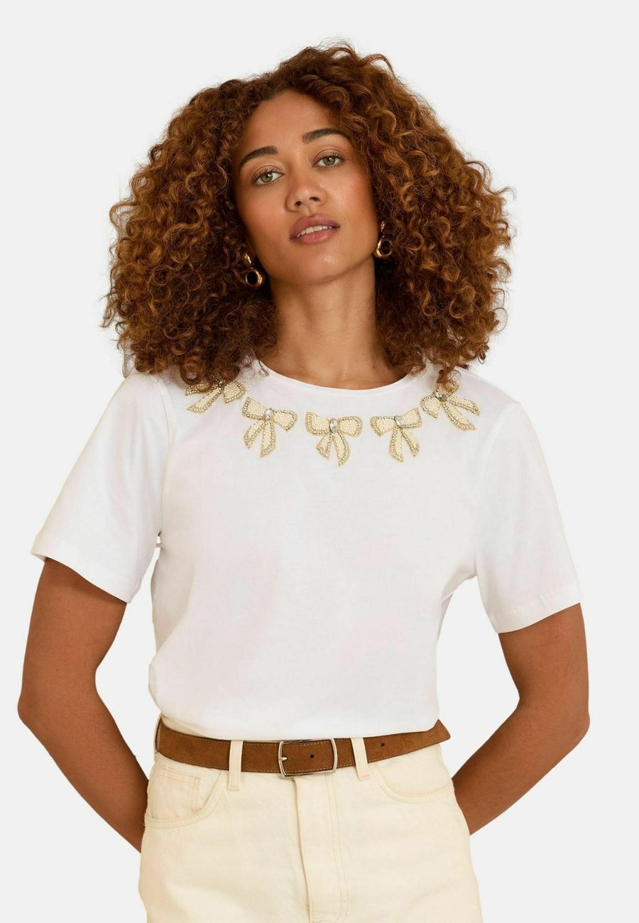 Футболка Love & Roses REGULAR FIT-CREW NECK , Ivory Embellished Bows/White, Белый, Футболка Love & Roses REGULAR FIT-CREW NECK , Ivory Embellished Bows/White
Футболка Love & Roses REGULAR FIT-CREW NECK , Ivory Embellished Bows/White, Белый, Футболка Love & Roses REGULAR FIT-CREW NECK , Ivory Embellished Bows/White