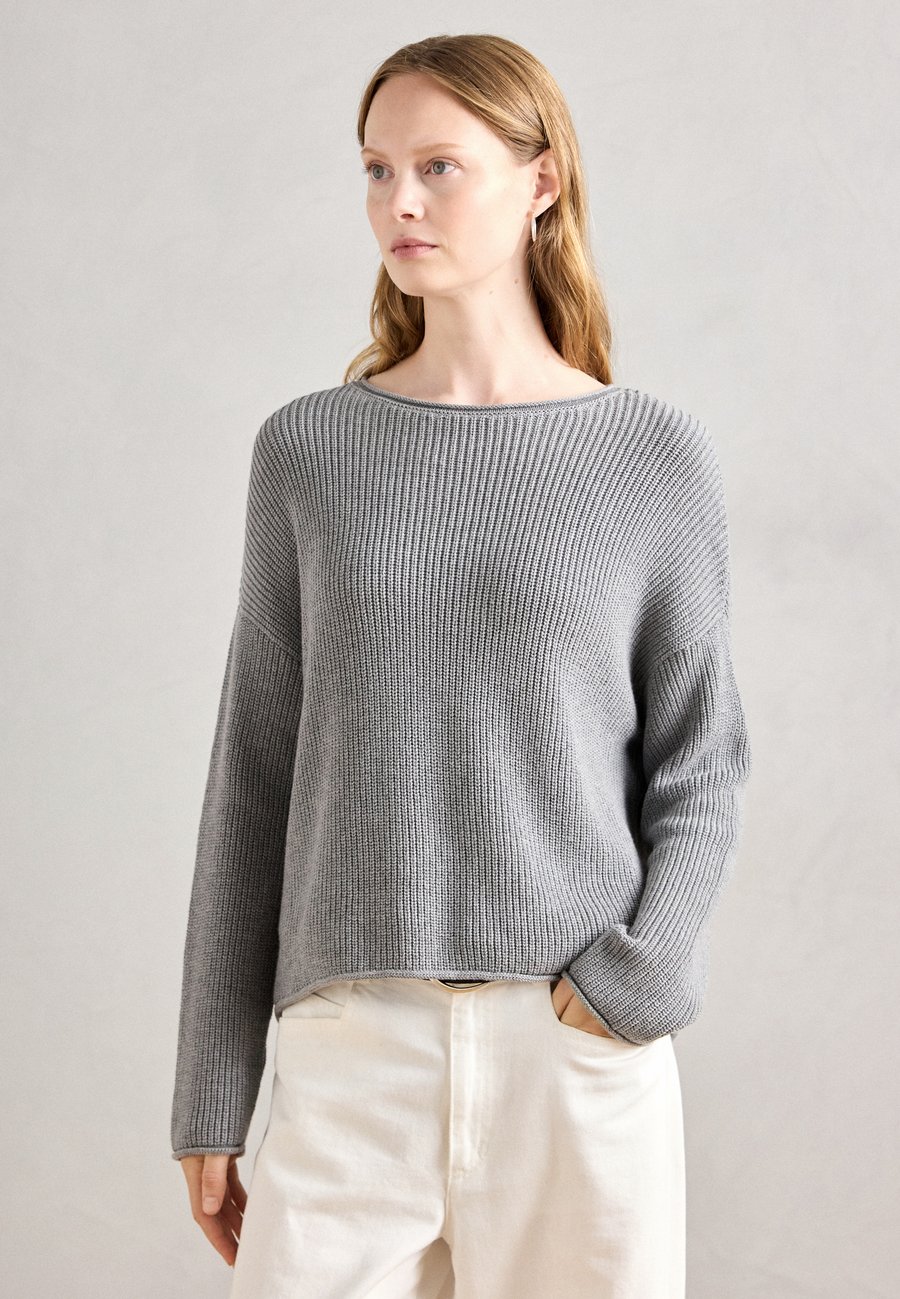 Джемпер Marc O'Polo LONGSLEEVE BOAT NECK, Grey Granite Melange/Anthracite
Джемпер Marc O'Polo LONGSLEEVE BOAT NECK, Grey Granite Melange/Anthracite