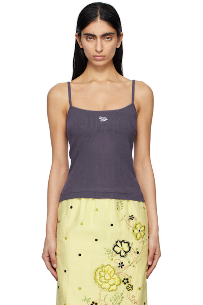 Фиолетовая майка с нашивками в виде лисы Maison Kitsuné
Фиолетовая майка с нашивками в виде лисы Maison Kitsuné