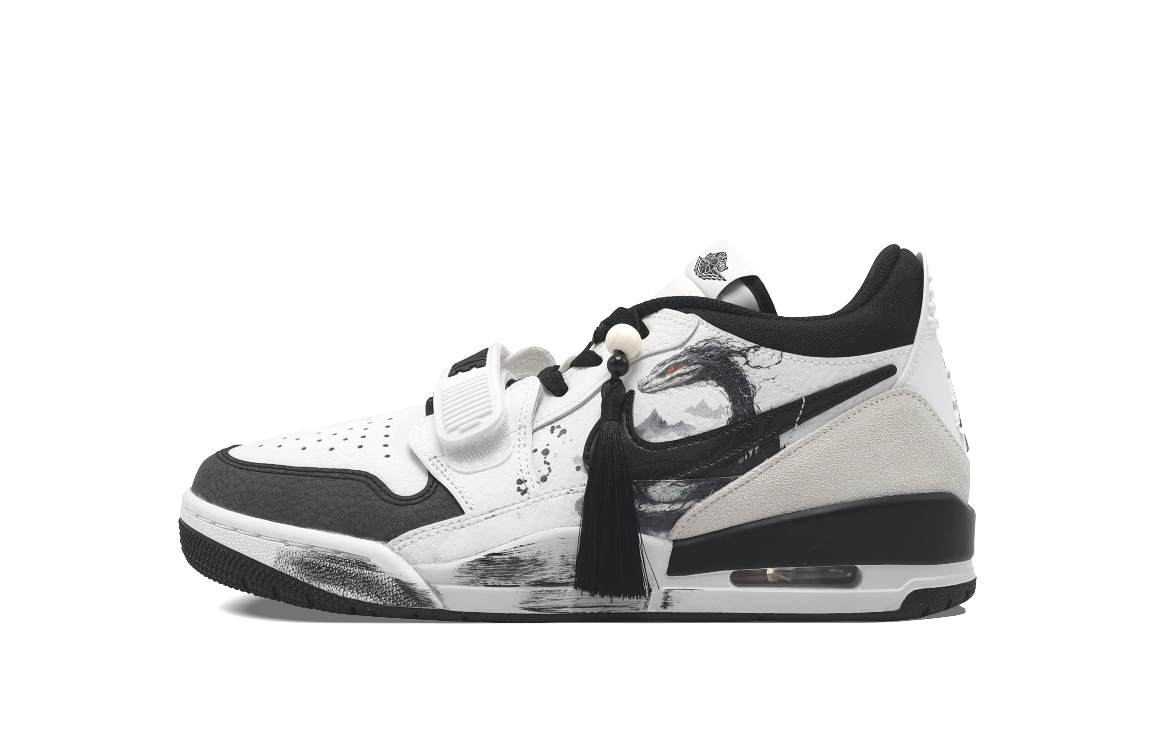 Jordan Баскетбольные кроссовки Legacy 312 Ink Snake Heart Lock с противоскользящей подошвой, износостойкие, среднего размера, мужские, черные
Jordan Баскетбольные кроссовки Legacy 312 Ink Snake Heart Lock с противоскользящей подошвой, износостойкие, среднего размера, мужские, черные