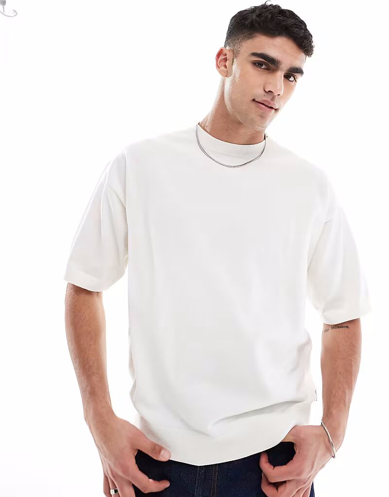 Футболка Jack & Jones Premium свободного кроя с круглым вырезом кремового цвета
Футболка Jack & Jones Premium свободного кроя с круглым вырезом кремового цвета