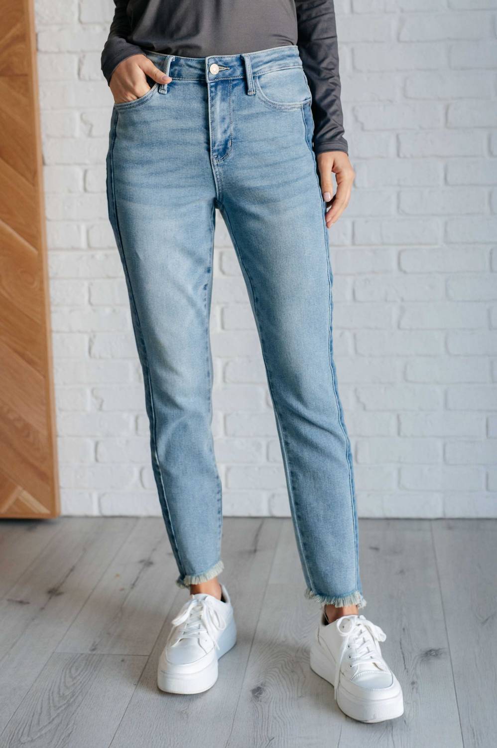 Узкие джинсы с высокой посадкой и боковыми вставками, средний оттенок Judy Blue, medium wash
Узкие джинсы с высокой посадкой и боковыми вставками, средний оттенок Judy Blue, medium wash