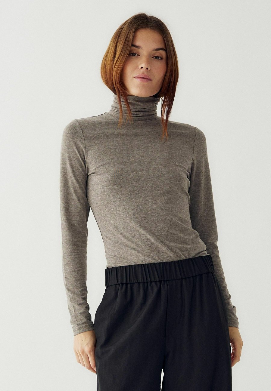 Топ Noella LIBINETTE, Medium Grey Mel/Grey
Топ Noella LIBINETTE, Medium Grey Mel/Grey