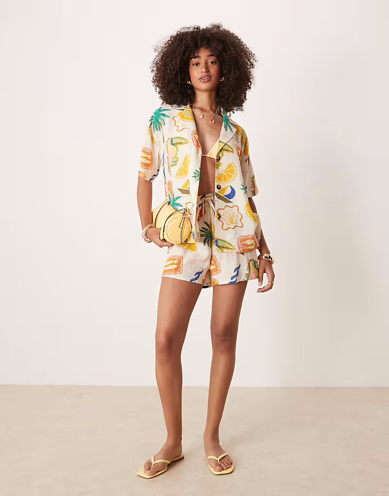 Льняные шорты с тропическим принтом Asos Design
Льняные шорты с тропическим принтом Asos Design