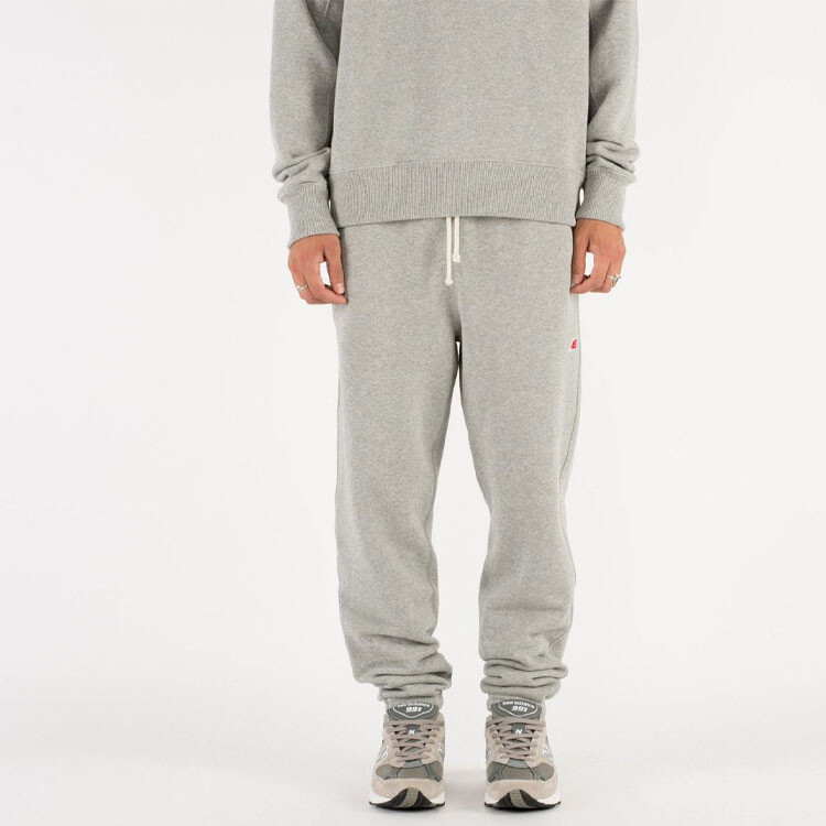 Трикотажные спортивные штаны Teddy Made, унисекс, светло-серые New Balance, серый 
Трикотажные спортивные штаны Teddy Made, унисекс, светло-серые New Balance, серый