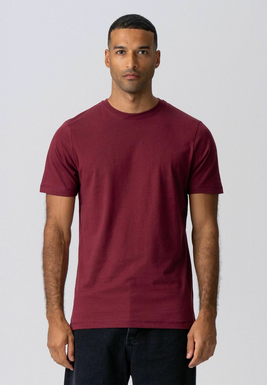 Футболка TEESHOPPEN Basic T-shirt, Burgundy/Bordeaux
Футболка TEESHOPPEN Basic T-shirt, Burgundy/Bordeaux