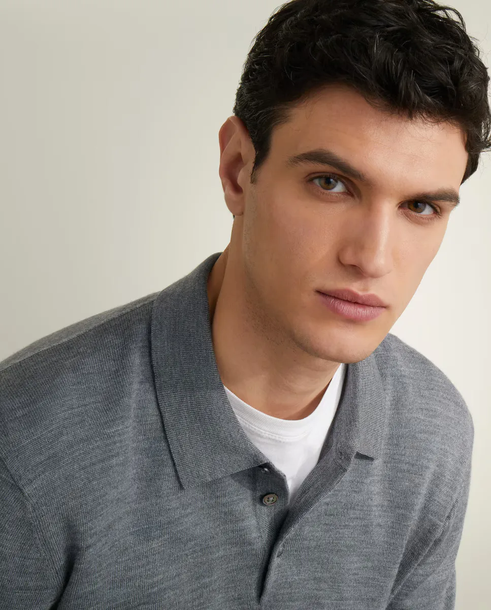 Мужской однотонный свитер поло с вырезом воротника 100% меринос Emidio Tucci, серый
Мужской однотонный свитер поло с вырезом воротника 100% меринос Emidio Tucci, серый