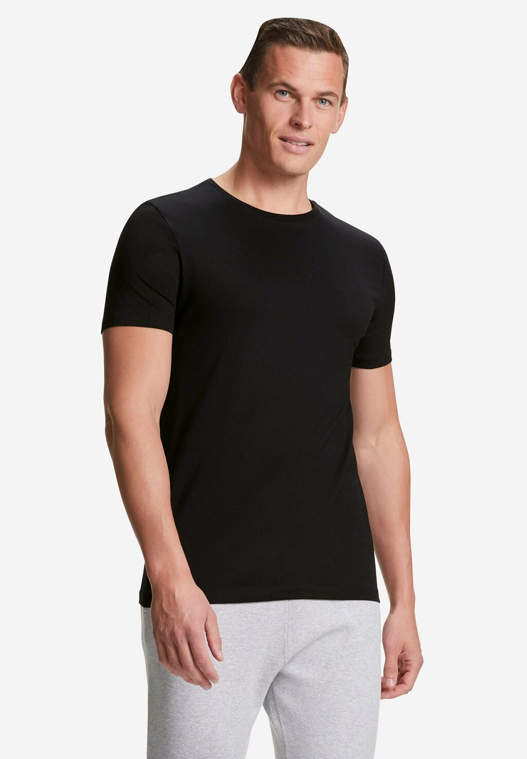 Базовая футболка 2-PACK FALKE, черный
Базовая футболка 2-PACK FALKE, черный