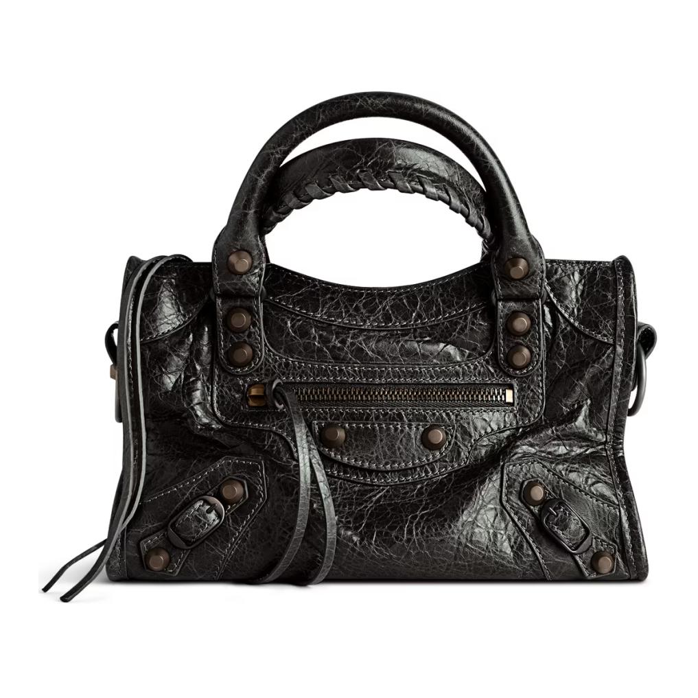 Balenciaga Городская мини-сумка в черном цвете Arena Storico из ягненка с латунной фурнитурой Black
Balenciaga Городская мини-сумка в черном цвете Arena Storico из ягненка с латунной фурнитурой Black