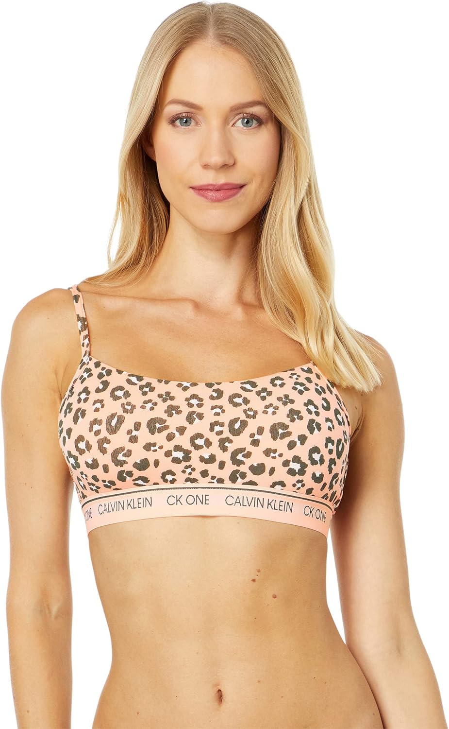 Женский бюстгальтер-бралетт Calvin Klein CK One Cotton Unlined, Stephen Leopard Peach Melba
Женский бюстгальтер-бралетт Calvin Klein CK One Cotton Unlined, Stephen Leopard Peach Melba