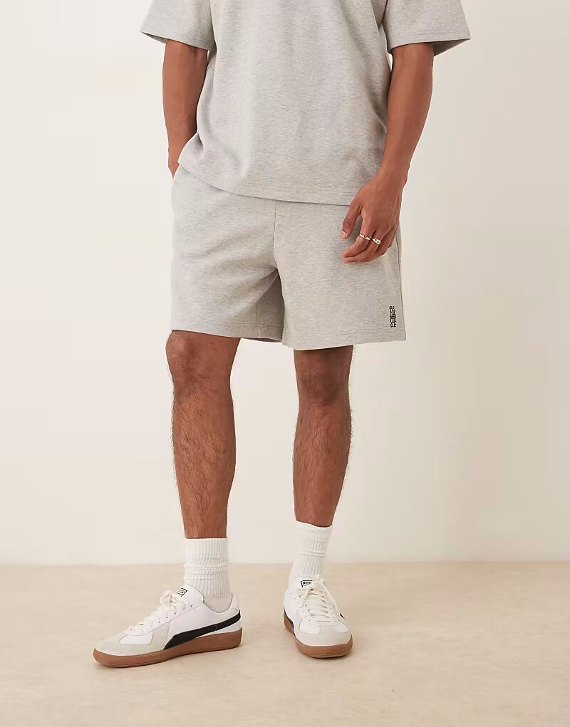 Комбинируемые шорты свободного кроя с вышивкой серого меланжевого цвета Asos Design
Комбинируемые шорты свободного кроя с вышивкой серого меланжевого цвета Asos Design