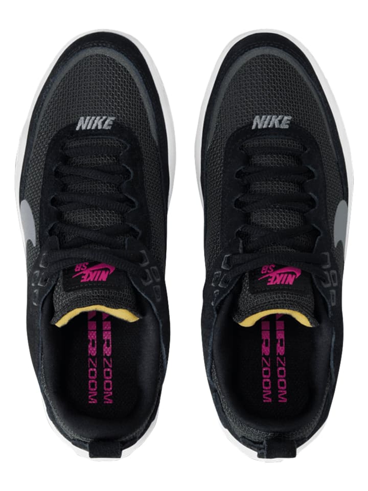 Низкие кроссовки Nike
Низкие кроссовки Nike