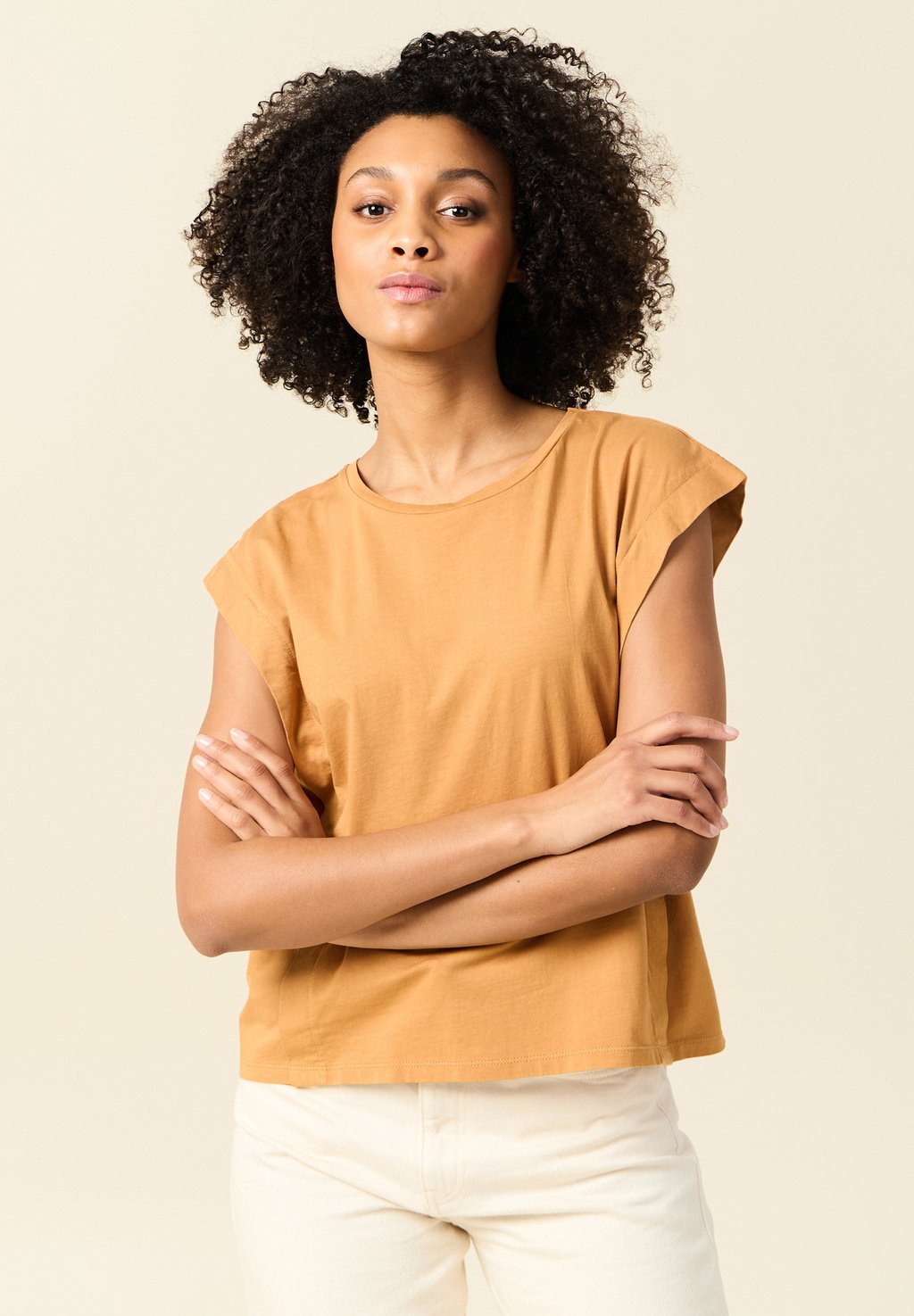 Базовая футболка KURZARM BONOBO Jeans, цвет Camel 
Базовая футболка KURZARM BONOBO Jeans, цвет Camel