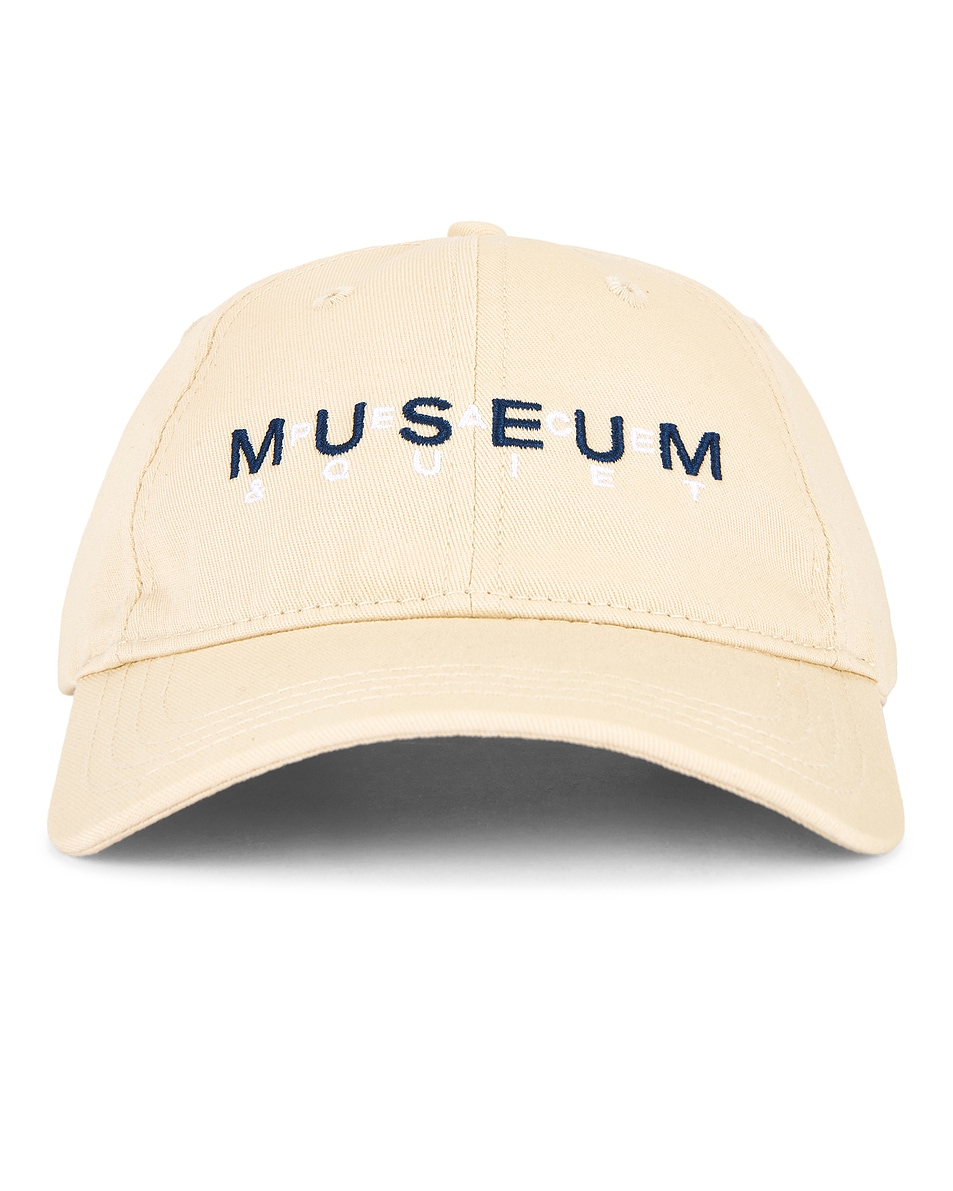 Бейсболка с принтом Billboard Museum Of Peace And Quiet, Bone
Бейсболка с принтом Billboard Museum Of Peace And Quiet, Bone