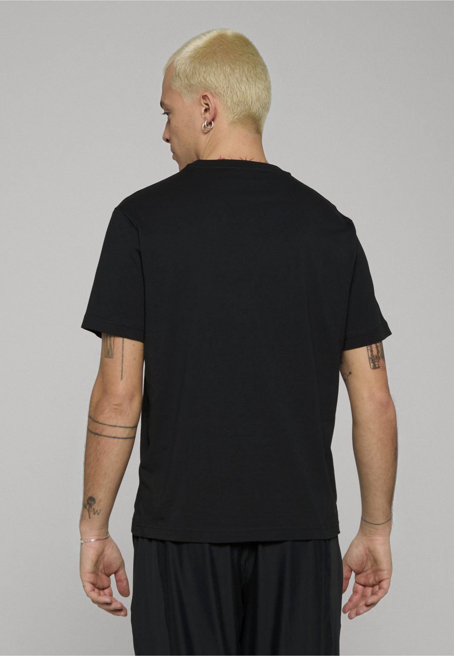 Футболка Sergio Tacchini CESENA CO, Black White/Black, Белый, Футболка Sergio Tacchini CESENA CO, Black White/Black
Футболка Sergio Tacchini CESENA CO, Black White/Black, Белый, Футболка Sergio Tacchini CESENA CO, Black White/Black