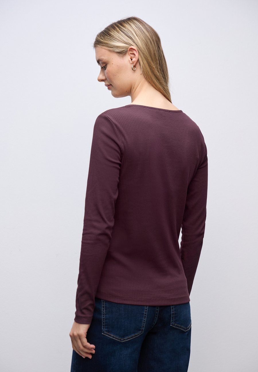 Топ Street One MIT HERZAUSSCHNITT, Rot/Berry
Топ Street One MIT HERZAUSSCHNITT, Rot/Berry