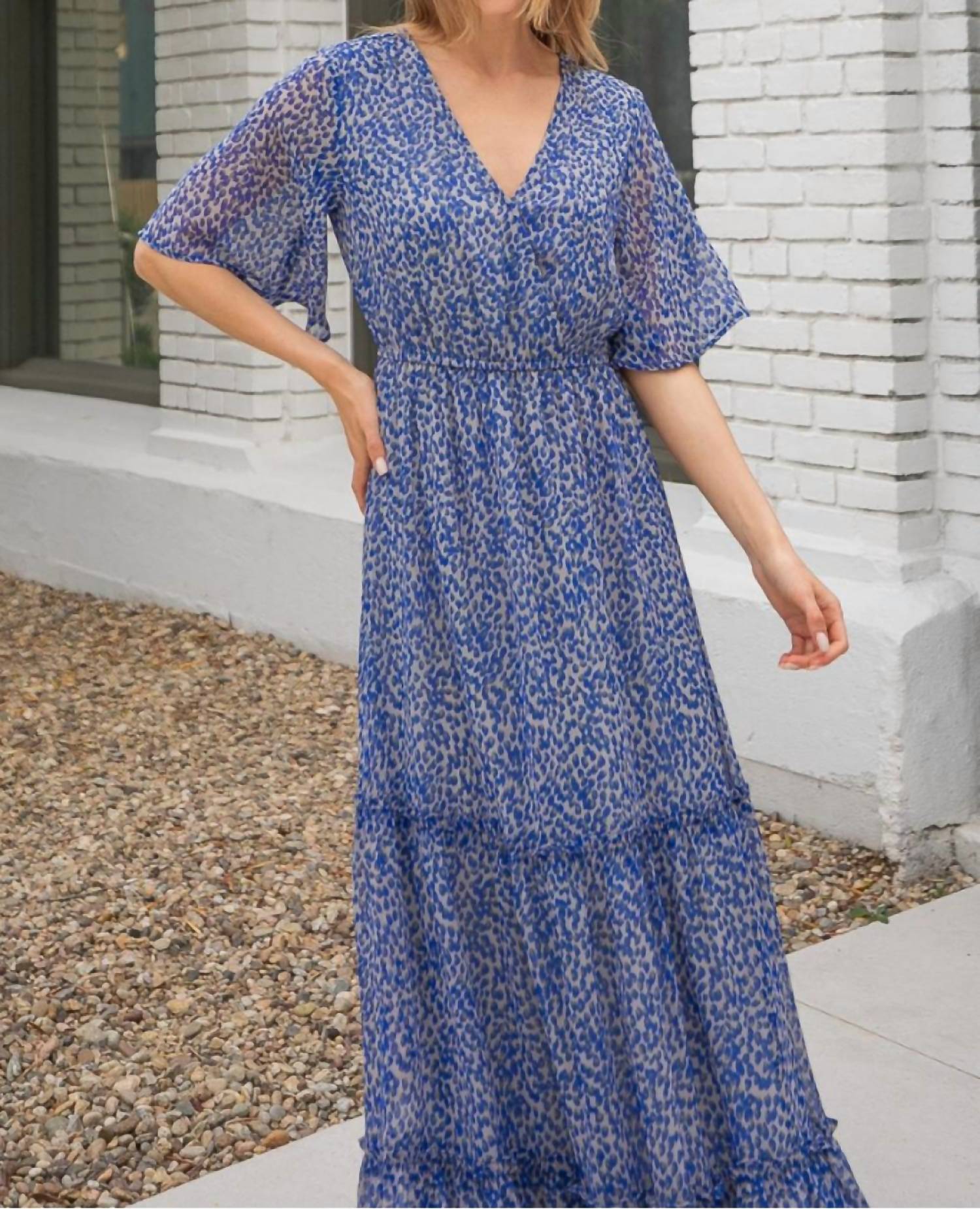 Шифоновое макси-платье в королевском синем Rokoko
Шифоновое макси-платье в королевском синем Rokoko