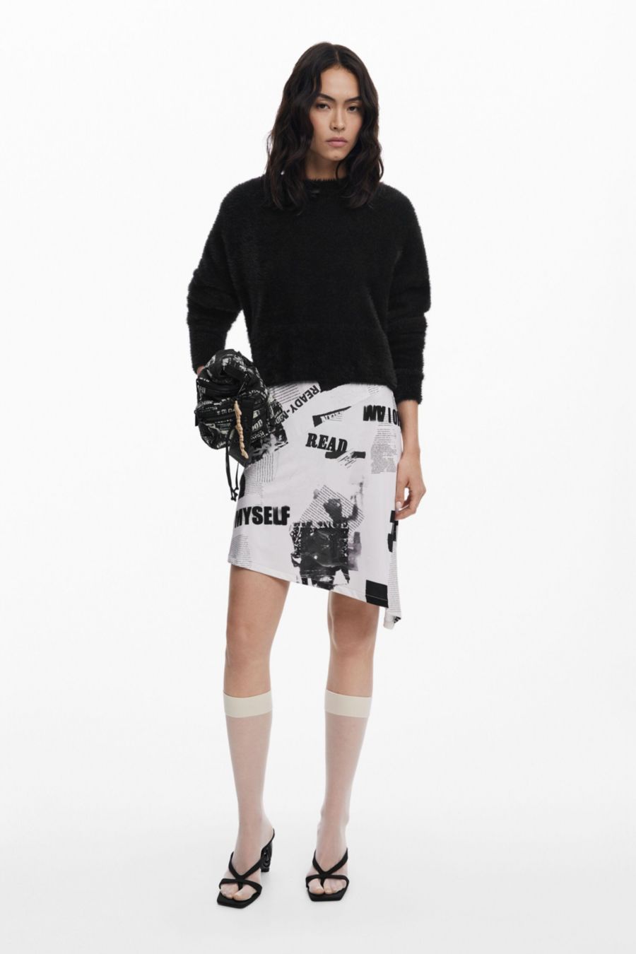 Женское платье-трансформер 2 в 1 с газетной тематикой Desigual, Black
Женское платье-трансформер 2 в 1 с газетной тематикой Desigual, Black